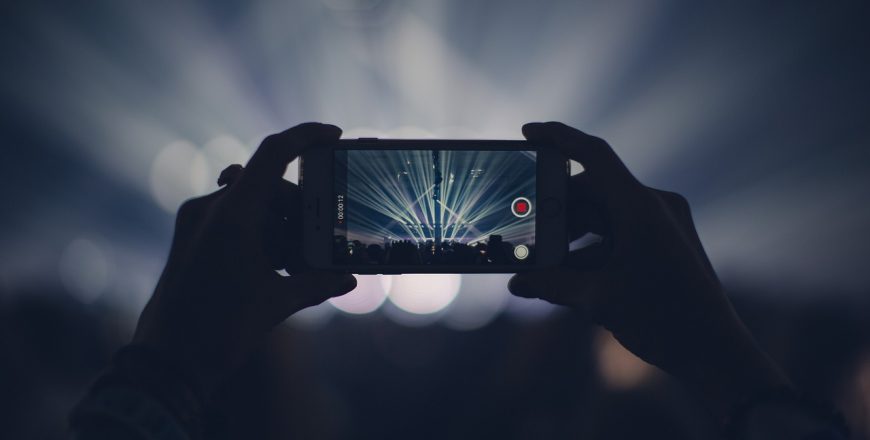 iphone-1836071_1280 (1).jpg